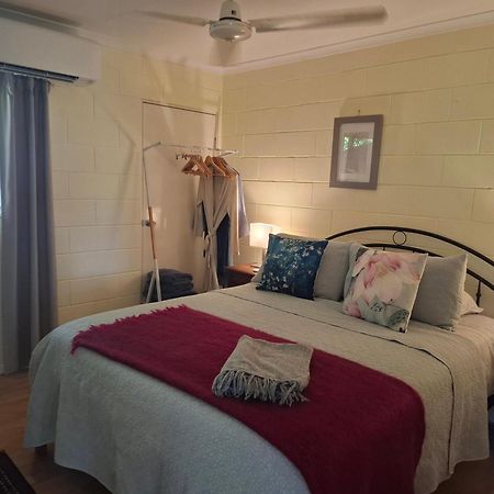 J & Ella'S Holiday House - 1 Bedroom, 1 Bathroom Home Cooktown Dış mekan fotoğraf